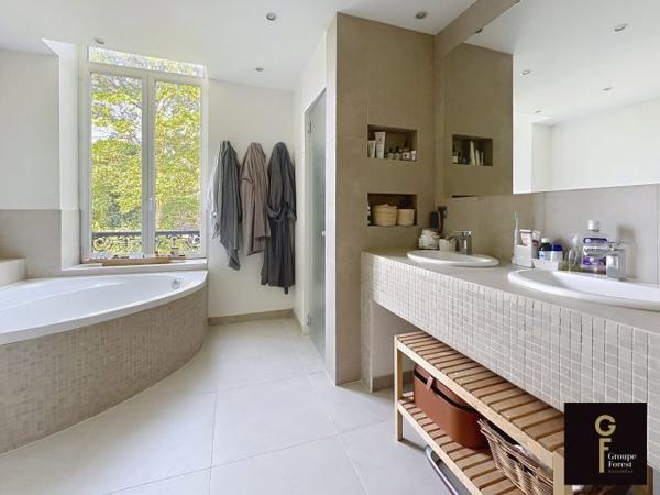 Maison individuelle La Madeleine Secteur La Madeleine 247 m²