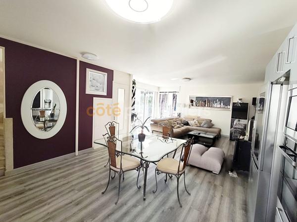 Vente
                Maison167 m² - 8 Pièces -
                    MEZIDON VALLEE D AUGE (14270)
