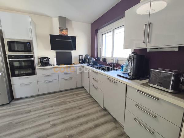 Vente
                Maison167 m² - 8 Pièces -
                    MEZIDON VALLEE D AUGE (14270)