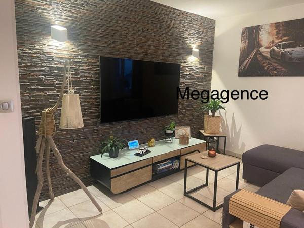 Immeuble à HYERES, 83400 - 150m²