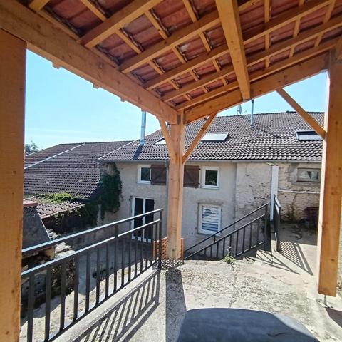 maison de 220 m2 4 chambres 7 pièces plus un appartement de 58 m2 sur 800 m2 de terrain