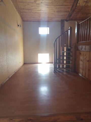 maison de 220 m2 4 chambres 7 pièces plus un appartement de 58 m2 sur 800 m2 de terrain