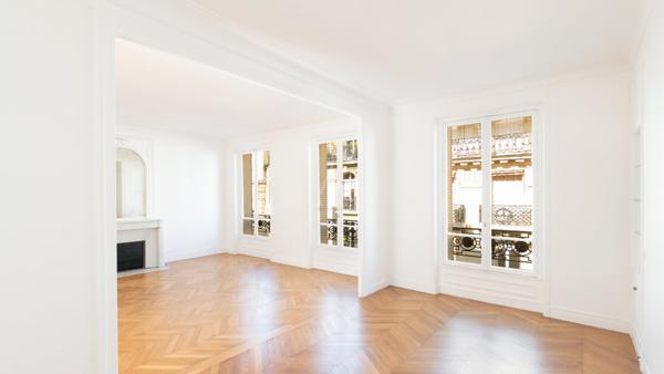 PARIS XVI - OCDE - MAGNIFIQUE APPARTEMENT HAUSSMANNIEN 3 CHAMBRES.