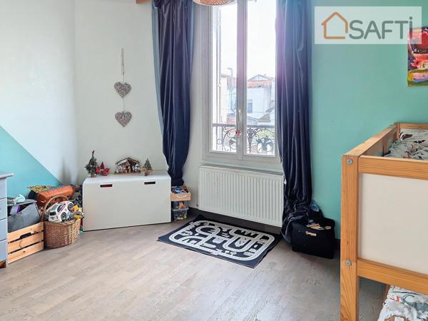 Grand T2 possibilité T3  baigné de lumière.