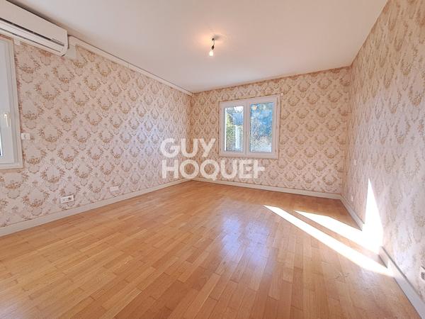 MAISON À VENDRE DE 6 PIÈCES DE 160,00 M²