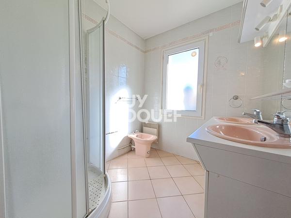 MAISON À VENDRE DE 6 PIÈCES DE 160,00 M²