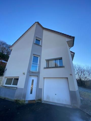 MAISON FAMILIALE imaginée par D. Rougé, Architecte