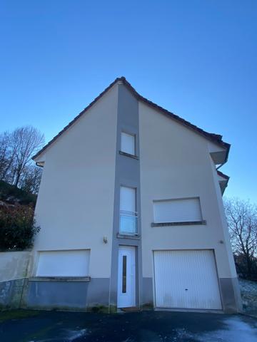 MAISON FAMILIALE imaginée par D. Rougé, Architecte