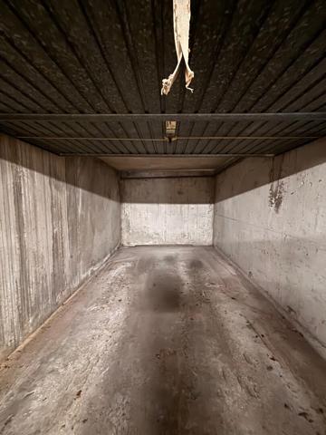 Parking / box Caen