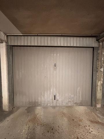 Parking / box Caen