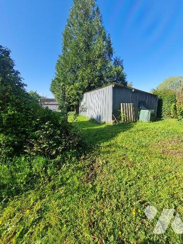 Maison mitoyenne à rénover 