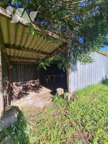 Maison mitoyenne à rénover 