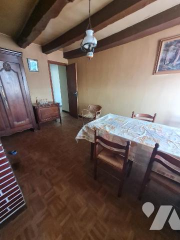 Maison mitoyenne à rénover 