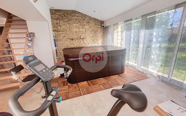 Maison à vendre    5 pièces • 234 m2 Berric