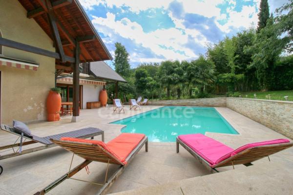 Élégance intemporelle pour cette propriété de prestige à Barberaz