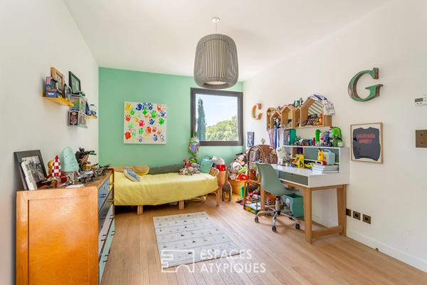 Maison contemporaine dans un écrin végétal