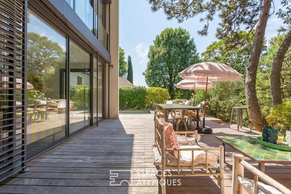 Maison contemporaine dans un écrin végétal