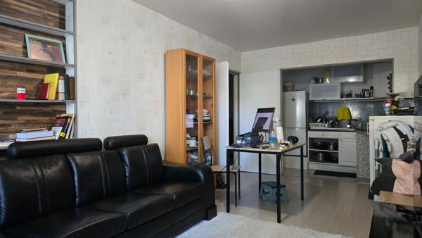 APPARTEMENT 2 PIÈCES À SAINT-MICHEL-SUR-ORGE, INVESTISSEMENT LOCATIF AVEC LOCATAIRES FIABLES