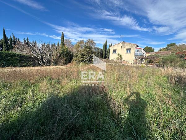 A VENDRE - CORNILLON-CONFOUX - Terrain à bâtir viabilisé de 705 m2