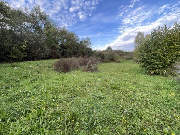A vendre TERRAIN constructible - 800 m2 zone UE3 à Cesson Sévigné
