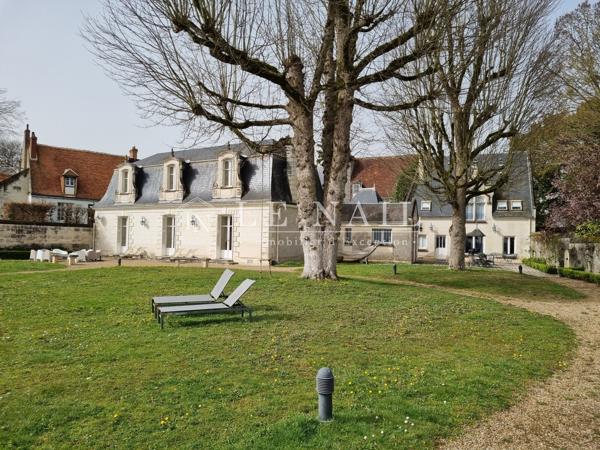 Maison Louis-Philippe en position dominante en Touraine