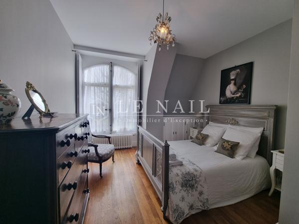 Maison Louis-Philippe en position dominante en Touraine
