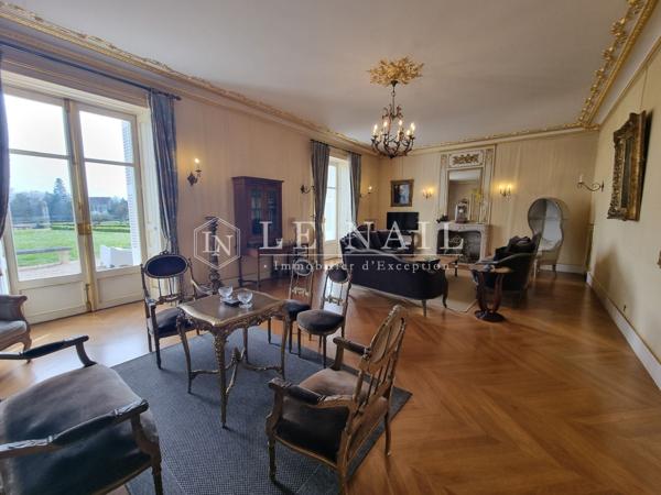 Maison Louis-Philippe en position dominante en Touraine