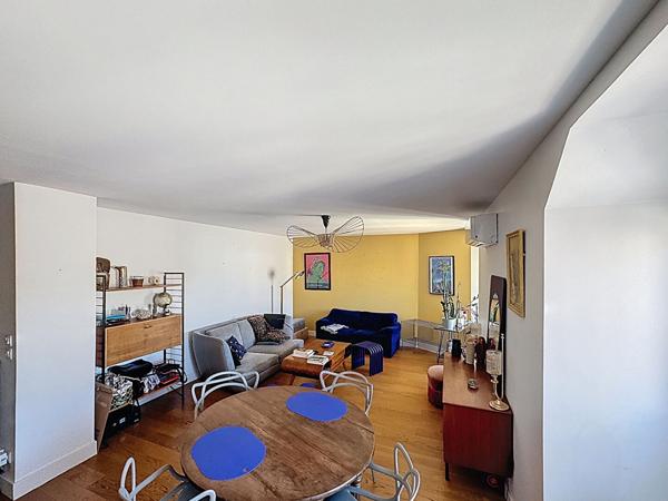 VALENCE CENTRE VILLE DERNIER ÉTAGE 5 PIÈCES ET GARAGE