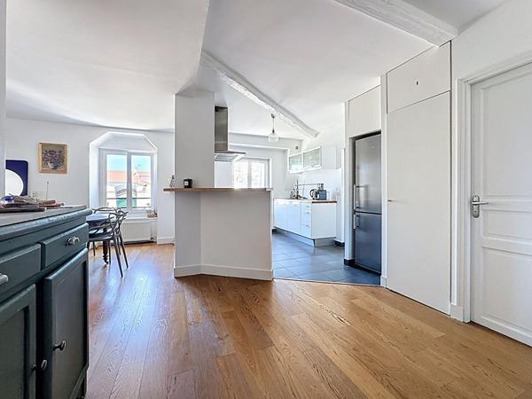 VALENCE CENTRE VILLE DERNIER ÉTAGE 5 PIÈCES ET GARAGE