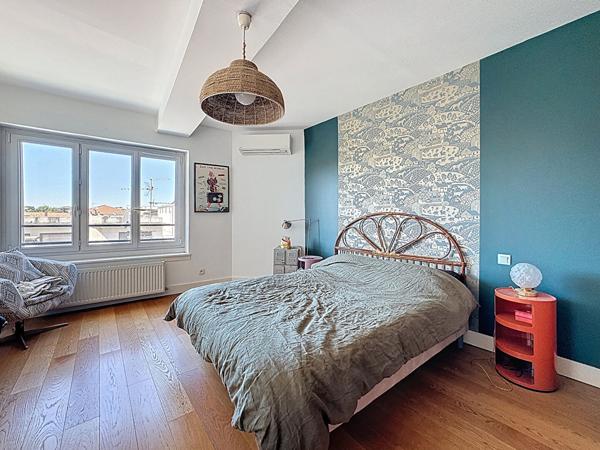 VALENCE CENTRE VILLE DERNIER ÉTAGE 5 PIÈCES ET GARAGE