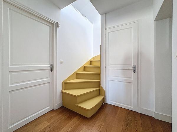 VALENCE CENTRE VILLE DERNIER ÉTAGE 5 PIÈCES ET GARAGE