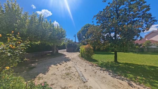 Maison
         7 pièces
        - 153 m² Bien prestige 699 000 € *