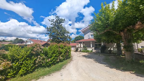 Maison
         7 pièces
        - 153 m² Bien prestige 699 000 € *