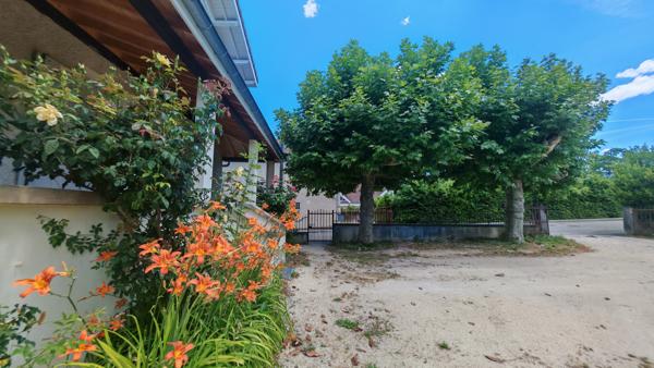 Maison
         7 pièces
        - 153 m² Bien prestige 699 000 € *