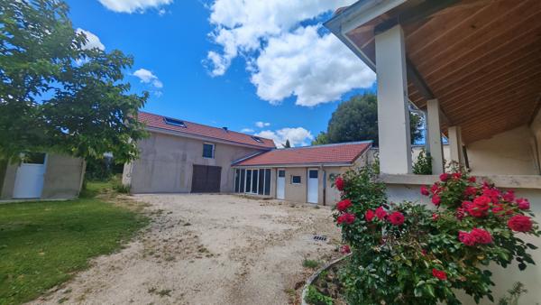 Maison
         7 pièces
        - 153 m² Bien prestige 699 000 € *