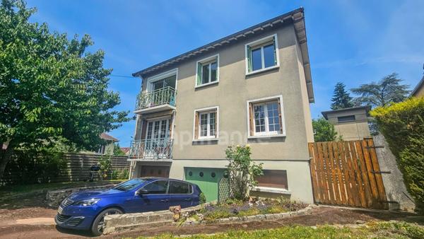 Appartement à vendre 4 pièces ETAMPES (91) avec garage, buanderie, cave et terrain clos.
