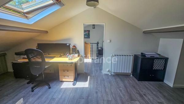 Appartement à vendre 4 pièces ETAMPES (91) avec garage, buanderie, cave et terrain clos.