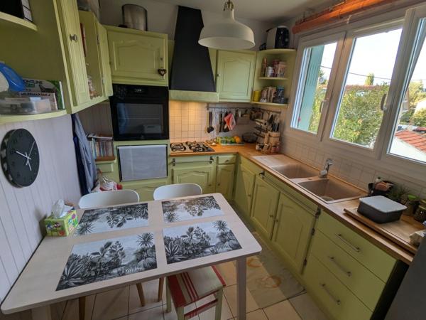 Appartement à vendre 4 pièces ETAMPES (91) avec garage, buanderie, cave et terrain clos.