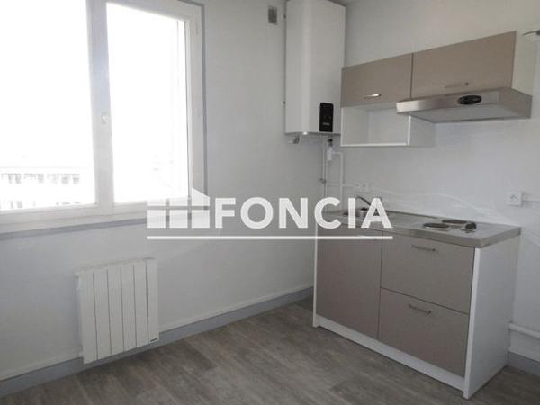 Location Studio 30.25 m² - 63 RUE DU DRAC Grenoble 38000