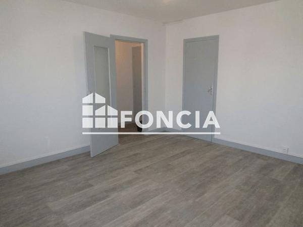 Location Studio 30.25 m² - 63 RUE DU DRAC Grenoble 38000