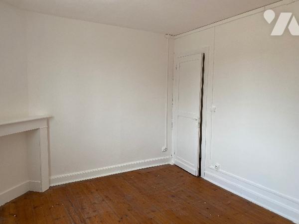 Maison de ville à WALLERS
Proche des axes autoroutiers VALENCIENNES-LILLE