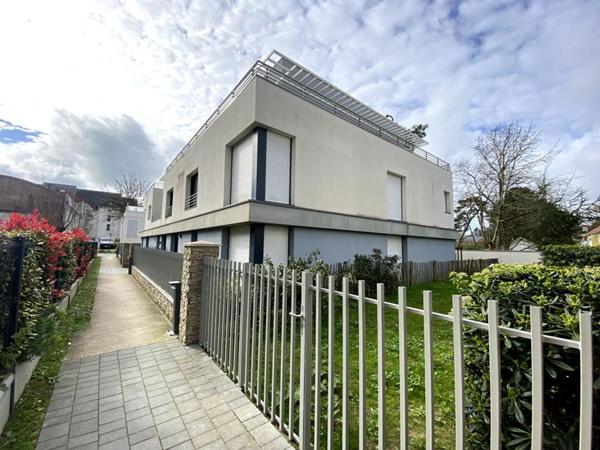 LA BAULE PROCHE CENTRE ET PLAGE GRAND STUDIO RECENT AVEC CAVE