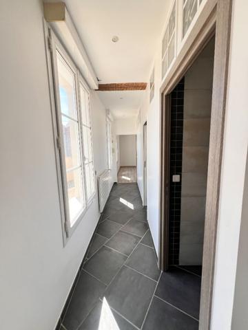 NOAILLES PROCHE MAISON LONGERE, 8 PIECES- SEJOUR TRIPLE-5 CHAMBRES- DEPENDANCE-JARDIN