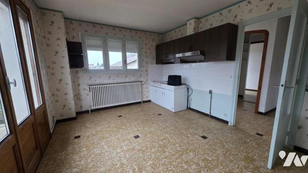 Appartement à avec cour et garage