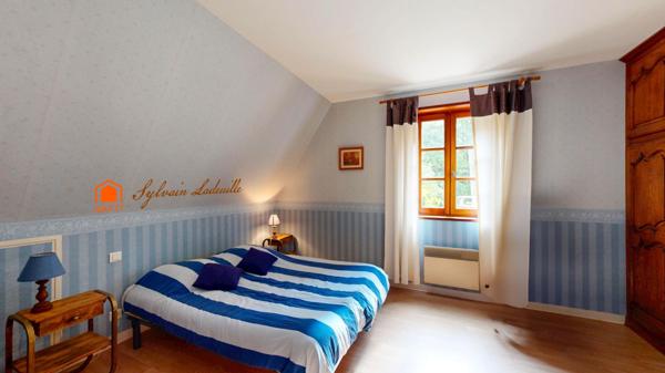 Maison périgourdine 5 pièces de 142 m2 sur 6515m2 de terrain et bois