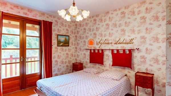 Maison périgourdine 5 pièces de 142 m2 sur 6515m2 de terrain et bois