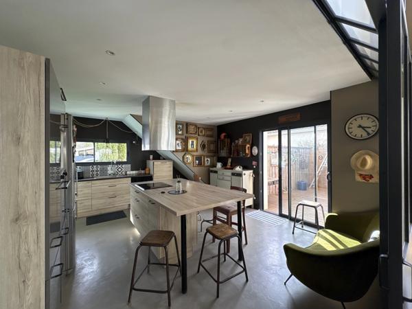 Maison à vendre 7 pièces SAINT MEDARD EN JALLES (33)