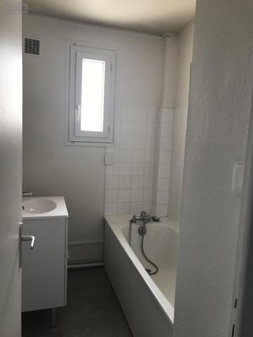 Appartement à louer à Ambérieu-en-Bugey dans l'Ain (01500), ref : LA2892-01032