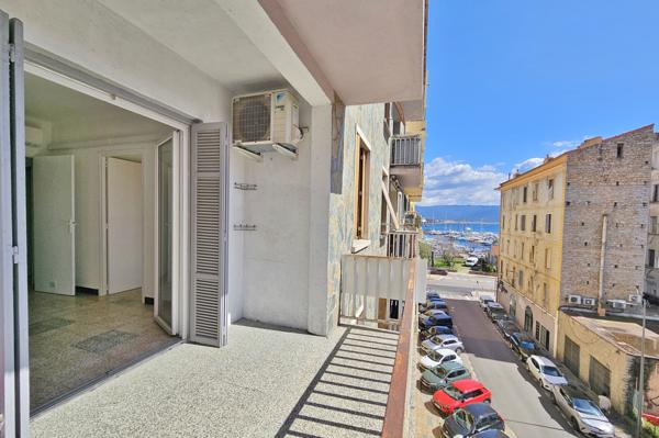 AJACCIO Saint Jean - joli T3 traversant  Ajaccio (20090)