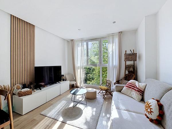 Appartement A vendre à Suresnes 3 pièce(s) 61.6 m2